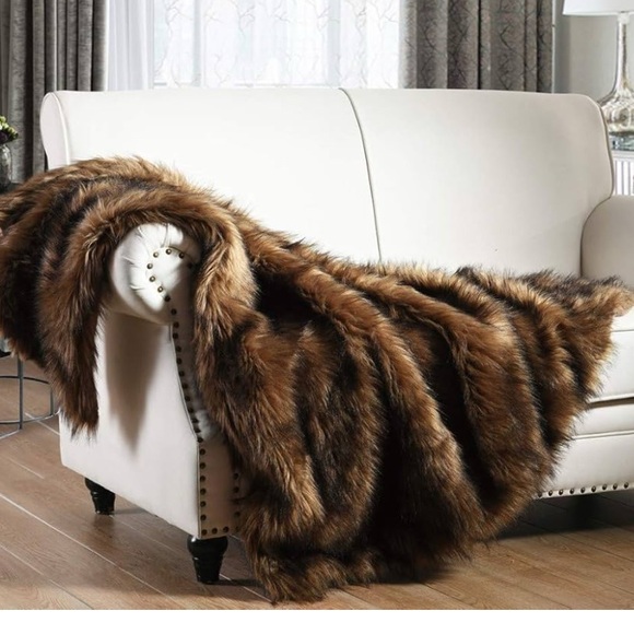 WORLD MARKET Luxury Plush Brown Black Faux Fur Cozy Reversible Blanket Throw - Picture 1 of 15